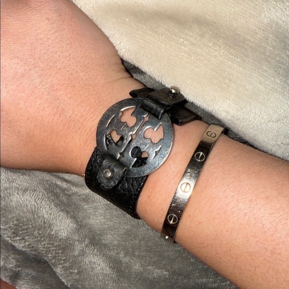 TORY BURCH Leather Logo Buckle Bracelet - Picture 6 of 6